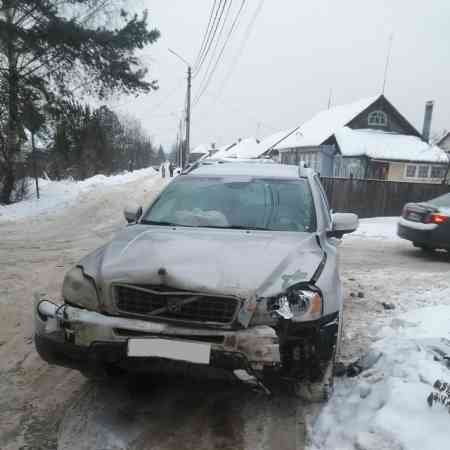 Автомобили после ДТП Вольво хс90, 2008, бензин выкупили за 850000
