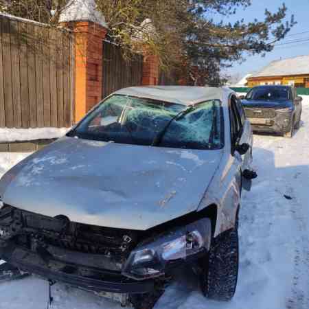 Автомобили после ДТП Фольксваген Поло, 2011, 1.6, АКПП выкупили за 400000